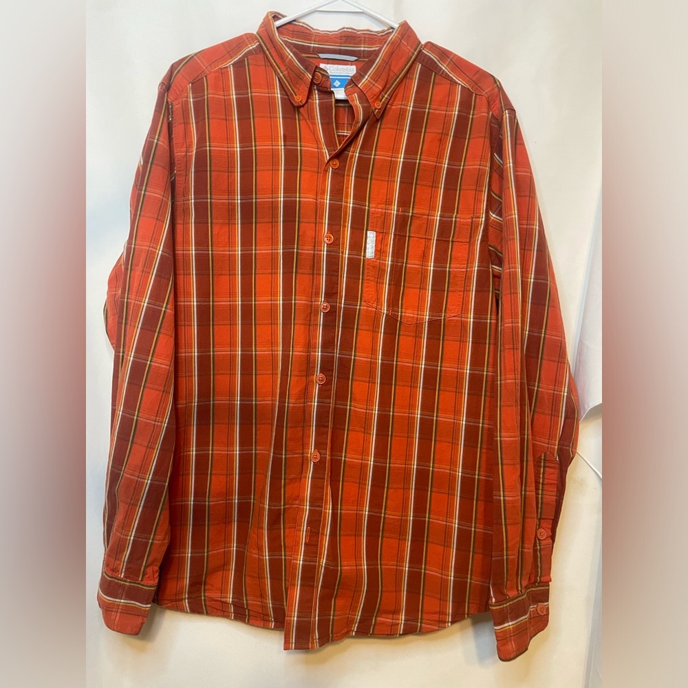 Columbia Plaid Long Sleeve Button Down Shirt D030